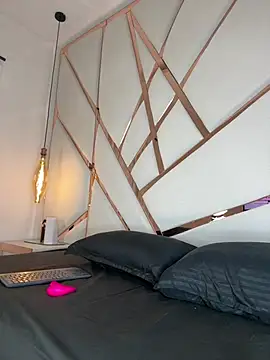 Snapshot of Celeste_Valencia_ chatting on January 15, 2026, 4:05 am Celeste Valencia online show from January 15, 2026, 4:05 am