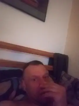 Snapshot of BushedScreed chatting on April 14, 2026, 10:26 pm BushedScreed online show from April 14, 2026, 10:26 pm