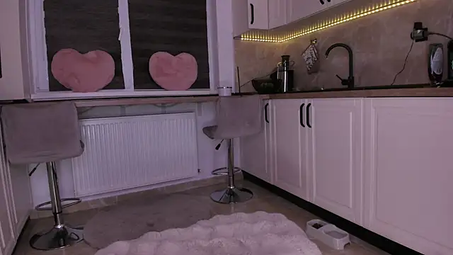 SexyElisabeth online show from April 15, 2026, 3:34 am