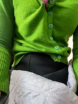 Snapshot of LianLaz chatting on November 24, 2025, 8:14 am LianLaz online show from November 24, 2025, 8:14 am