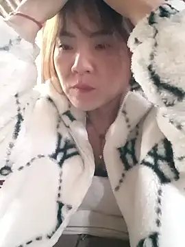 Lily-ross22 online show from January 12, 2026, 5:03 am