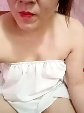 Snapshot of Lily-ross22 chatting on June 1, 2026, 6:13 am Lily-ross22 online show from June 1, 2026, 6:13 am