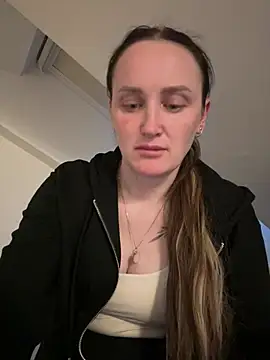 Snapshot of TomilaSi chatting on June 7, 2026, 7:08 pm TomilaSi online show from June 7, 2026, 7:08 pm