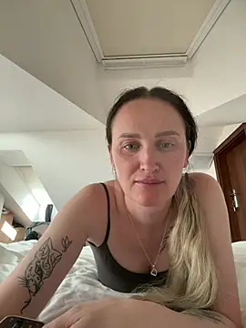 Snapshot of TomilaSi chatting on July 23, 2026, 1:52 pm TomilaSi online show from July 23, 2026, 1:52 pm