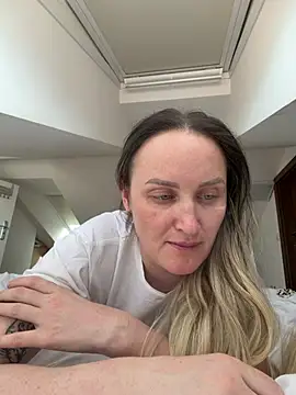 Snapshot of TomilaSi chatting on July 25, 2026, 1:50 pm TomilaSi online show from July 25, 2026, 1:50 pm