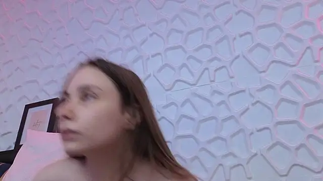 Snapshot of IrisSwain chatting on December 2, 2025, 6:37 am IrisSwain online show from December 2, 2025, 6:37 am