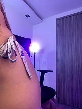 Im Luu online show from December 1, 2025, 4:57 am