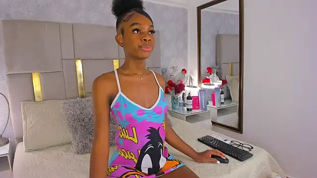 IsisBrown  online show from April 17, 2026, 9:28 pm