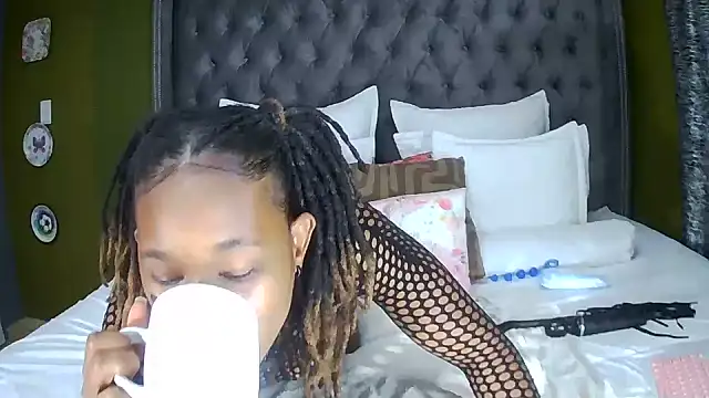 Snapshot of JuicyEbonyGoddess chatting on March 11, 2026, 8:58 pm JuicyEbonyGoddess online show from March 11, 2026, 8:58 pm
