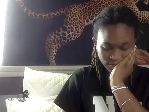 Snapshot of JuicyEbonyGoddess chatting on April 5, 2026, 8:32 am JuicyEbonyGoddess online show from April 5, 2026, 8:32 am