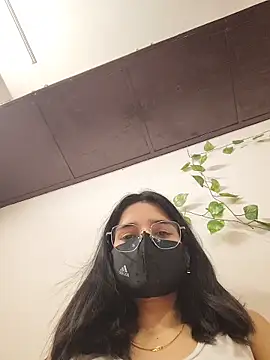 Sexolinaa online show from May 24, 2026, 5:46 pm