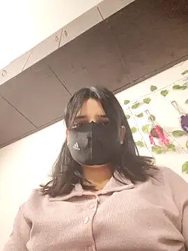 Sexolinaa online show from May 9, 2026, 2:42 pm