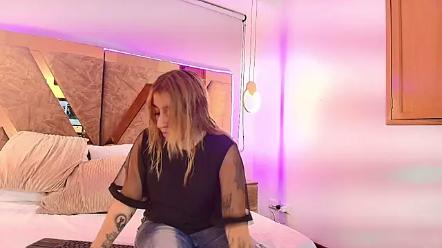 Snapshot of emma_cook_ chatting on November 28, 2025, 9:26 pm emma cook online show from November 28, 2025, 9:26 pm