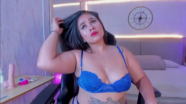 Julietaa 1 online show from December 3, 2025, 7:35 pm