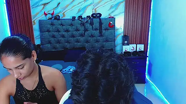Meryandcris online show from April 29, 2026, 4:05 am