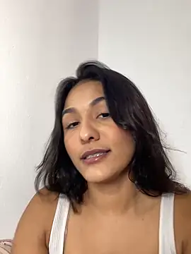 Snapshot of Laurapocahontas chatting on November 25, 2025, 7:03 pm Laurapocahontas online show from November 25, 2025, 7:03 pm