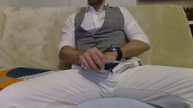 Snapshot of Eroshotlicker chatting on February 25, 2026, 9:47 pm Eroshotlicker online show from February 25, 2026, 9:47 pm