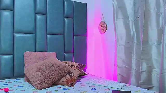 TashaNaughty4u online show from January 18, 2026, 12:52 pm