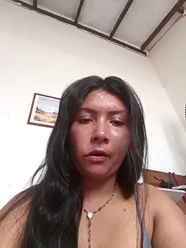 Snapshot of LatinSAR chatting on November 26, 2025, 7:58 pm LatinSAR online show from November 26, 2025, 7:58 pm