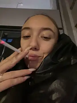 CristinaSw online show from December 17, 2025, 8:14 pm