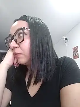 veronica lx online show from November 25, 2025, 9:26 pm