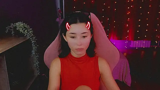 Snapshot of RedMidnight chatting on May 29, 2026, 3:29 pm RedMidnight online show from May 29, 2026, 3:29 pm