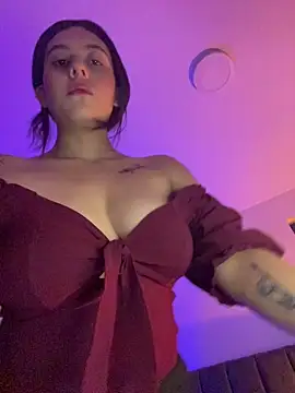 Samantafoxx  online show from May 31, 2026, 11:49 pm