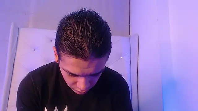 Noah and kim69 online show from January 15, 2026, 4:05 am