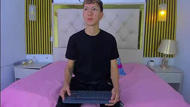 sammysex- online show from November 25, 2025, 6:25 am