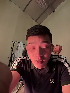 sanu551 online show from December 15, 2025, 3:29 pm