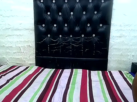 EMBER FOX online show from March 25, 2026, 5:29 am