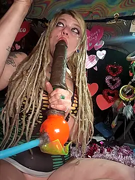 Snapshot of Horny_hippie chatting on February 11, 2026, 6:08 pm Horny hippie online show from February 11, 2026, 6:08 pm