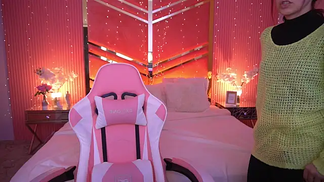 RoxieRay online show from March 22, 2026, 3:35 pm