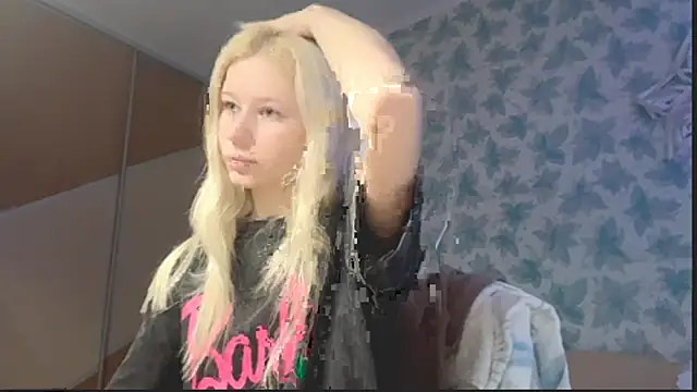 Barbie Blondie online show from December 21, 2025, 12:13 am