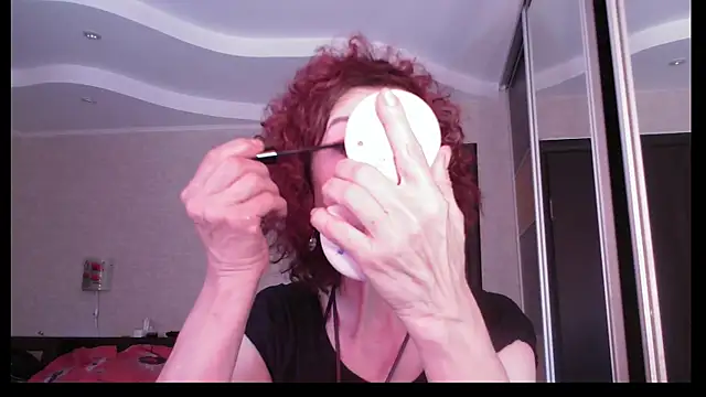 Kelly Flurr online show from June 7, 2026, 1:49 pm