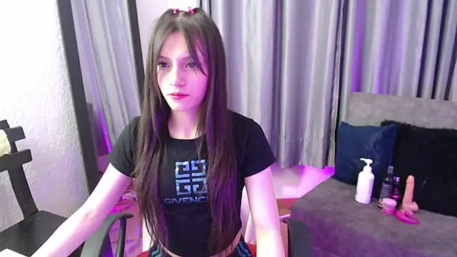 Snapshot of TiinaJonus_ chatting on April 22, 2026, 3:57 am TiinaJonus online show from April 22, 2026, 3:57 am