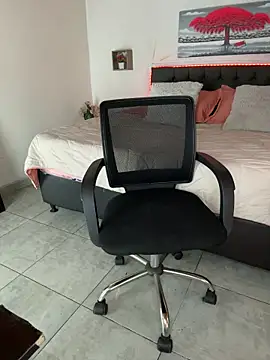 Andressbigcock   online show from November 28, 2025, 1:55 pm