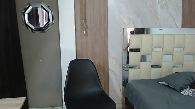 Snapshot of kim_curlyy chatting on March 2, 2026, 2:24 pm kim curlyy online show from March 2, 2026, 2:24 pm