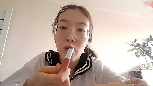 MollyTiger online show from December 2, 2025, 5:31 am