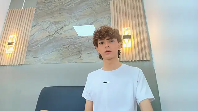 CRISS ALLEN1 online show from February 10, 2026, 12:48 pm