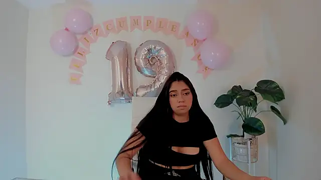 luna cute   online show from February 21, 2026, 2:08 pm