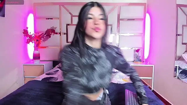 alexandra venuss online show from March 30, 2026, 8:21 pm