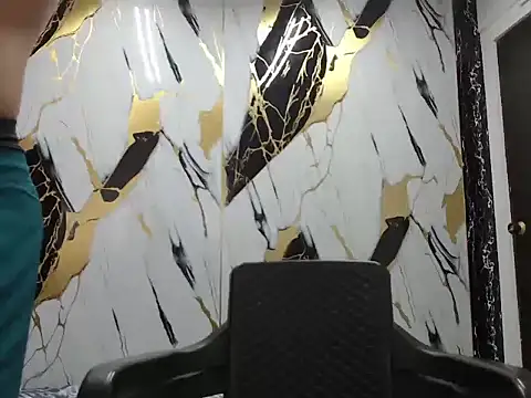 simonm667 online show from June 14, 2026, 8:43 pm