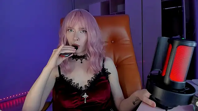 Mistress Iris online show from May 3, 2026, 4:10 pm