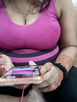 Snapshot of Sexy-Disha-42 chatting on November 30, 2025, 9:04 pm Sexy-Disha-42 online show from November 30, 2025, 9:04 pm