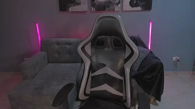 LindseyCoxx online show from December 1, 2025, 11:49 pm