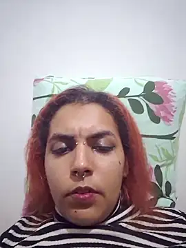 Todinhasua1 online show from November 26, 2025, 7:25 pm