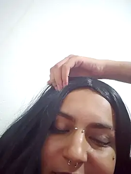 Todinhasua1 online show from November 26, 2025, 7:19 am