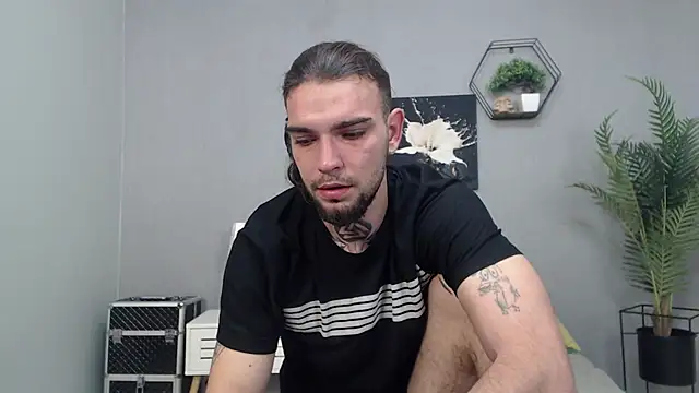 KaneHunter online show from December 4, 2025, 9:14 pm