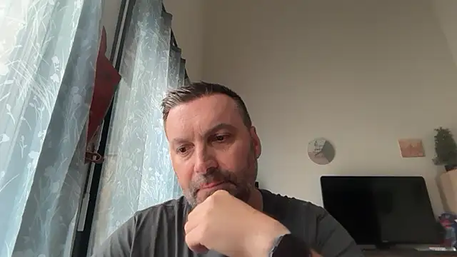 Snapshot of coolsmith81 chatting on June 16, 2026, 7:30 am coolsmith81 online show from June 16, 2026, 7:30 am